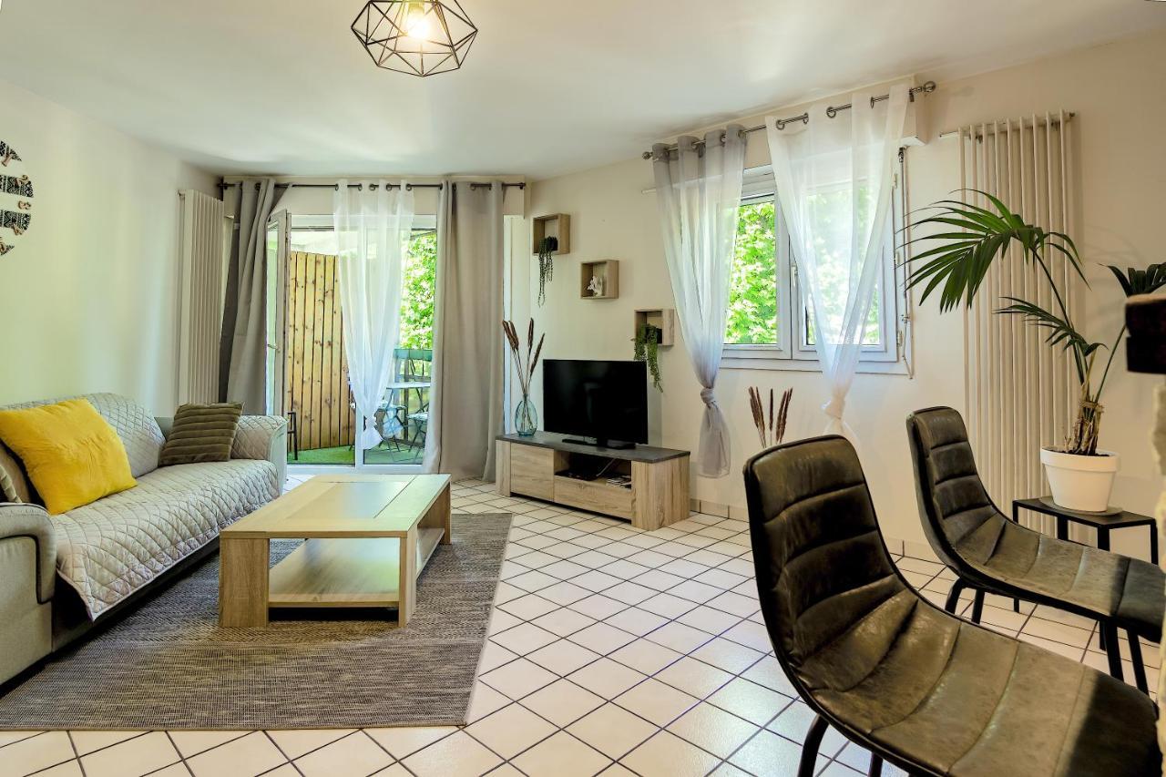 100 Geneve Joli T2 Avec Place De Parking Privee Annecy Exteriér fotografie